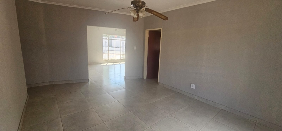 To Let 3 Bedroom Property for Rent in Safari Gardens North West